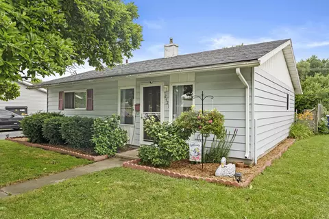 2521 River Dr, Highland, IN 46322