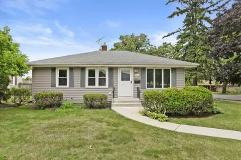 2949 Franklin St, Highland, IN 46322