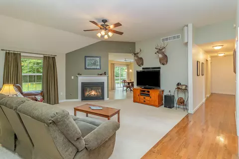 5750 E 1168, De Motte, IN 46310 photo 6