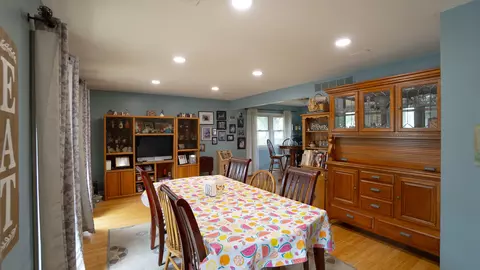 942 Mohawk Dr, Crown Point, IN 46307 photo 5