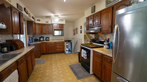 942 Mohawk Dr, Crown Point, IN 46307 photo 8