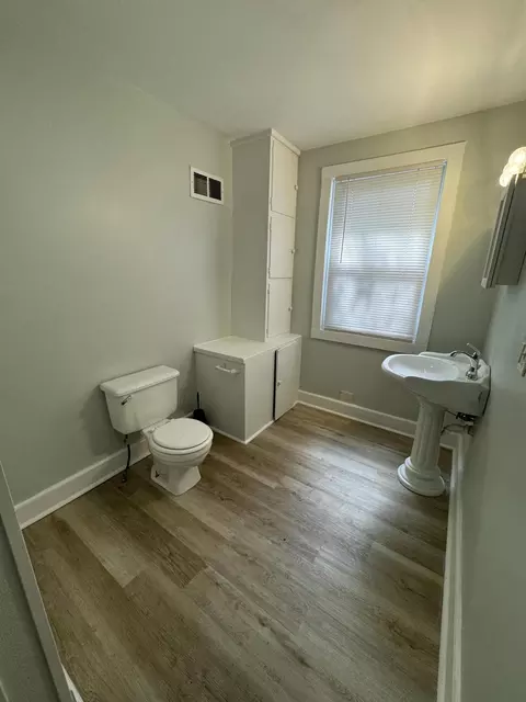 Bath - 623 Cherry St, Hammond, IN 46324 photo 2 of 2