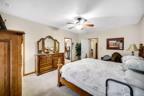 1228 Sawgrass Dr, Griffith, IN 46319 photo 16