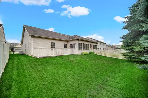 1228 Sawgrass Dr, Griffith, IN 46319 photo 21