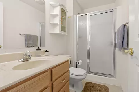 Bath - 12 Edinburgh Ct, Valparaiso, IN 46385 photo 1 of 3