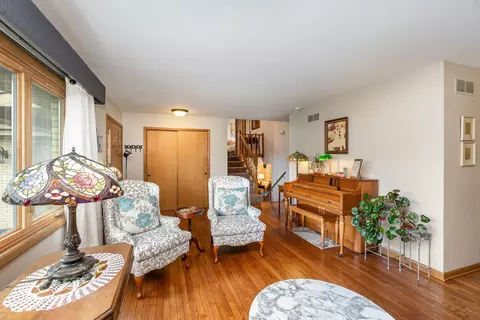 2820 Mockingbird Dr, Crown Point, IN 46307 photo 9