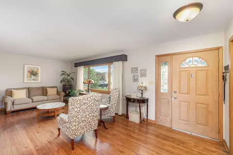 2820 Mockingbird Dr, Crown Point, IN 46307 photo 6