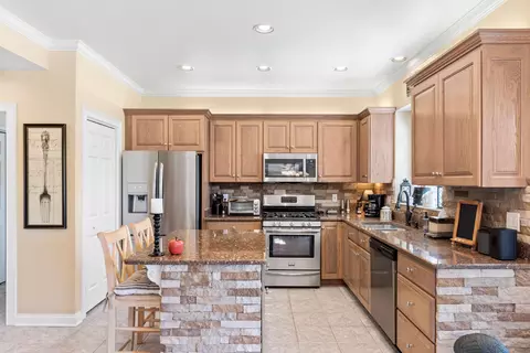 10007 Sequoia Ln, Munster, IN 46321 photo 15