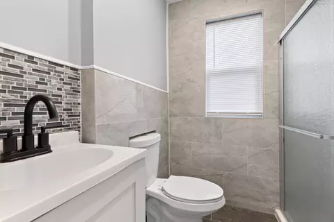 Bath - 1701 Rutledge St, Gary, IN 46404 photo 2 of 4