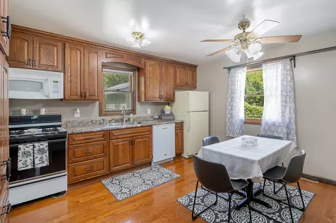 Kitchen - 660 Mohawk Dr, Lowell, IN 46356 photo 1 of 2