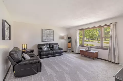 Living - 660 Mohawk Dr, Lowell, IN 46356 photo 1 of 2