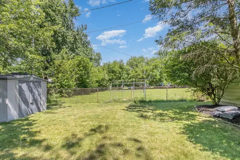 Exterior - 660 Mohawk Dr, Lowell, IN 46356 photo 5 of 8