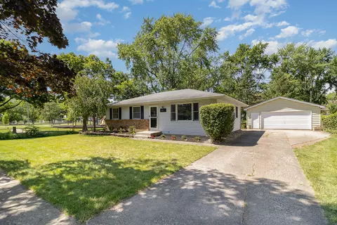 Exterior - 660 Mohawk Dr, Lowell, IN 46356 photo 2 of 8