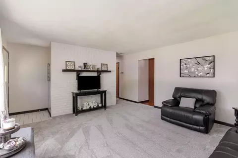 Living - 660 Mohawk Dr, Lowell, IN 46356 photo 2 of 2