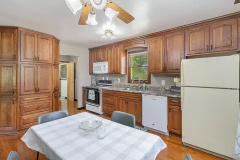 Kitchen - 660 Mohawk Dr, Lowell, IN 46356 photo 2 of 2
