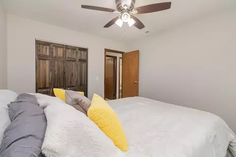 Bedroom - 660 Mohawk Dr, Lowell, IN 46356 photo 4 of 6