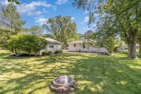 Exterior - 660 Mohawk Dr, Lowell, IN 46356 photo 3 of 8
