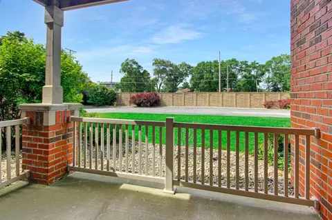 531 Cambridge Ct #1B, Munster, IN 46321 photo 3