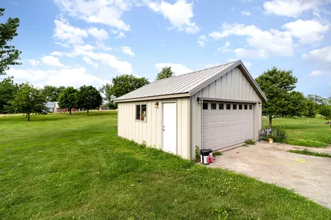 Exterior - 19007 Chase St, Lowell, IN 46356 photo 2 of 10