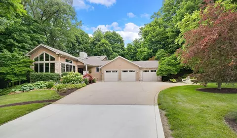 672 Vlasta Ct, Valparaiso, IN 46385