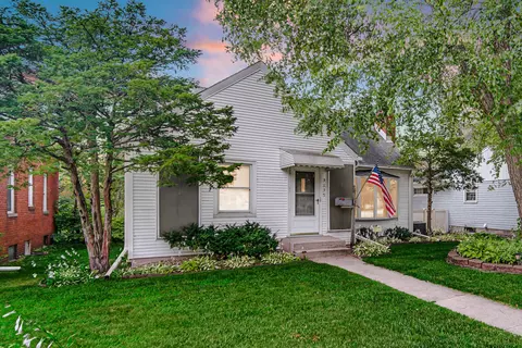 3135 Ridge Rd, Highland, IN 46322