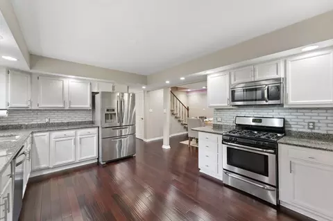 Kitchen - 8951 E 137th Ave, Hebron, IN 46341 photo 1 of 3