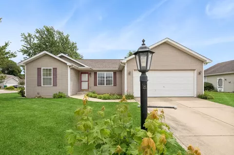 808 Mary Dr, Westville, IN 46391