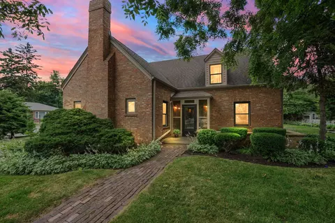 608 N Campbell St, Valparaiso, IN 46385