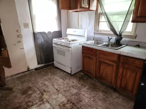 1453 W 18th Ave, Gary, IN 46407 photo 5