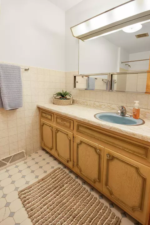 625 E Ash Pl, Griffith, IN 46319 photo 12