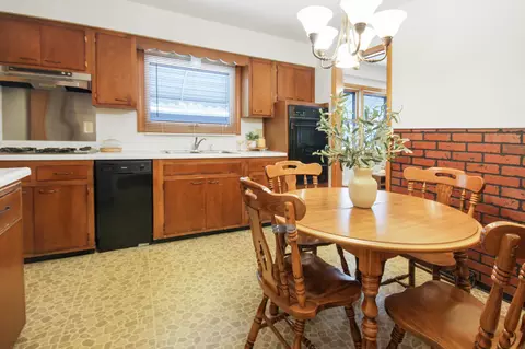 625 E Ash Pl, Griffith, IN 46319 photo 5