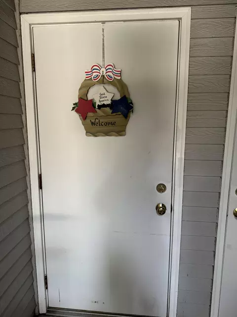 Entry Way - 120 A Pine Dr, Porter, IN 46304 photo 3 of 3