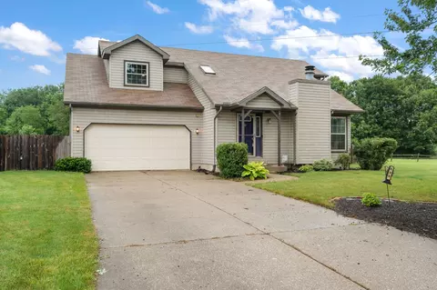 590 Lake Park Dr, Valparaiso, IN 46385
