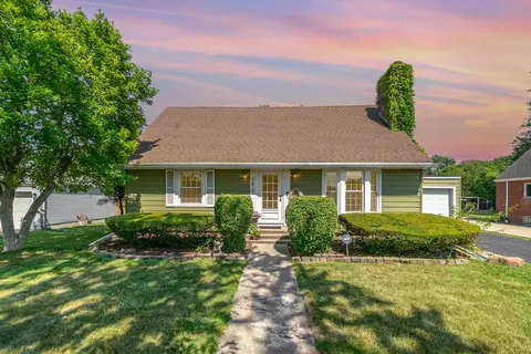 7815 State Line Ave, Munster, IN 46321