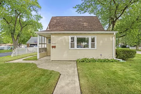 8753 Kleinman Rd, Highland, IN 46322