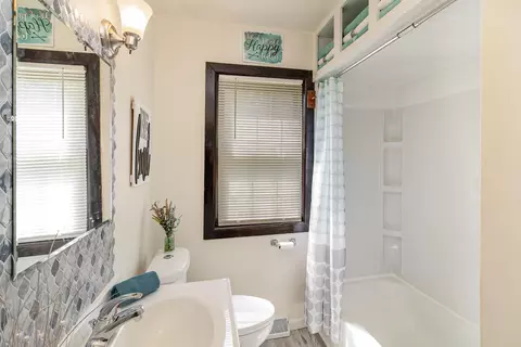 Bath - 330 N Dwiggins St, Griffith, IN 46319 photo 2 of 2