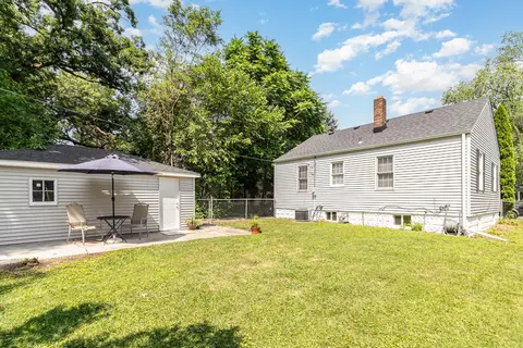 Exterior - 330 N Dwiggins St, Griffith, IN 46319 photo 2 of 10