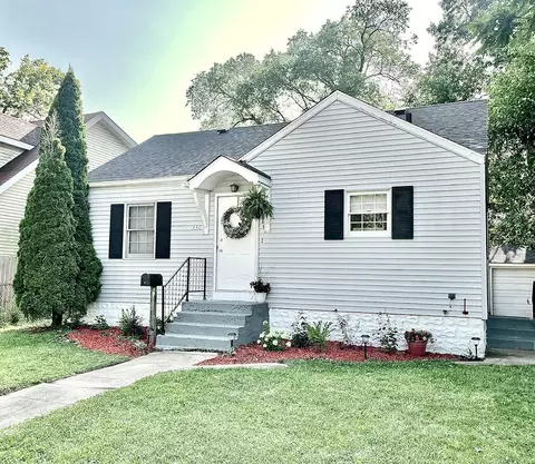 Exterior - 330 N Dwiggins St, Griffith, IN 46319 photo 7 of 10
