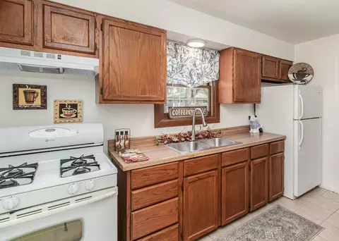 Kitchen - 330 N Dwiggins St, Griffith, IN 46319 photo 1 of 2
