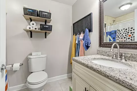 Bath - 533 Northgate Dr, Dyer, IN 46311 photo 2 of 3