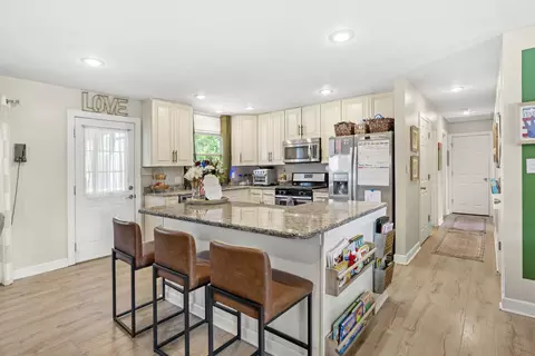 Kitchen - 533 Northgate Dr, Dyer, IN 46311 photo 1 of 4