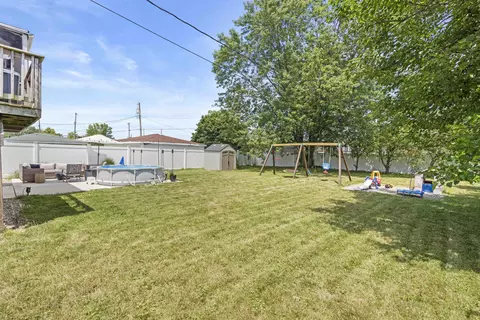 Exterior - 533 Northgate Dr, Dyer, IN 46311 photo 5 of 7