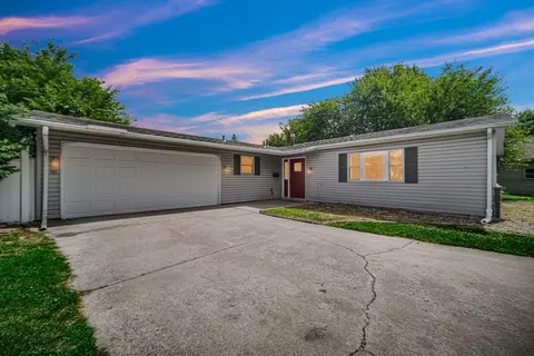1349 N Jay Cir, Griffith, IN 46319 photo 3