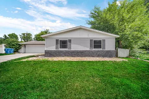 1349 N Jay Cir, Griffith, IN 46319 photo 1
