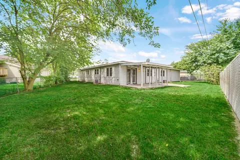 1349 N Jay Cir, Griffith, IN 46319 photo 2