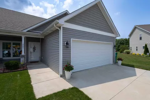 1884 S Creekside Ct, Westville, IN 46391