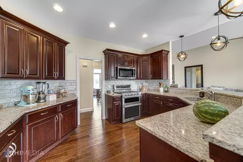 10300 Whitehall Gdn, Munster, IN 46321 photo 9