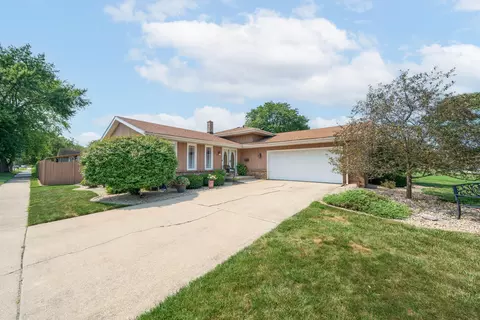 9134 Hawthorne Dr, Munster, IN 46321