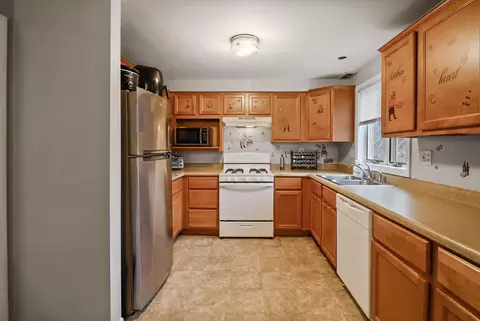 Kitchen - 2584 Parkview St, Portage, IN 46368 photo 1 of 1