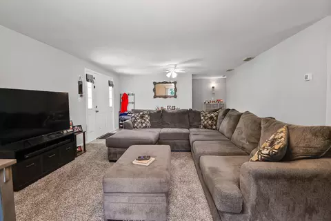 Living - 2584 Parkview St, Portage, IN 46368 photo 2 of 2